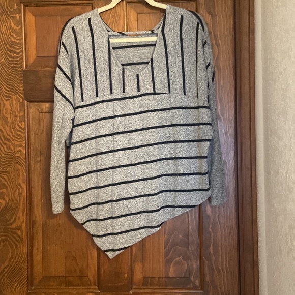 Lang sleeve striped top - Picture 2 of 2